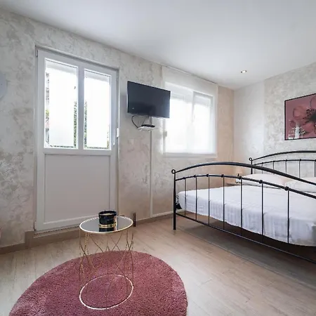 Ferienwohnung Fur 2 Personen Ca 50 Qm In Stobrec, Dalmatien Mitteldalmatien 아파트 *